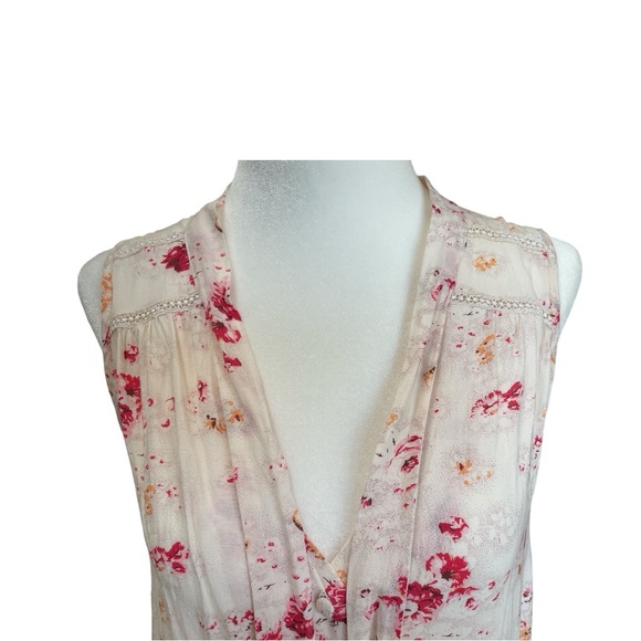 FREE PEOPLE SLEEVELESS FLORAL TOP. Lightweight. Mandarin collar with sashes. XS - Picture 4 of 13